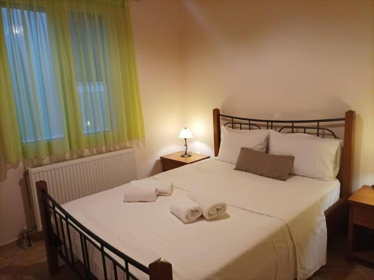 Lourantos Bayside Apartments Вати Экстерьер фото