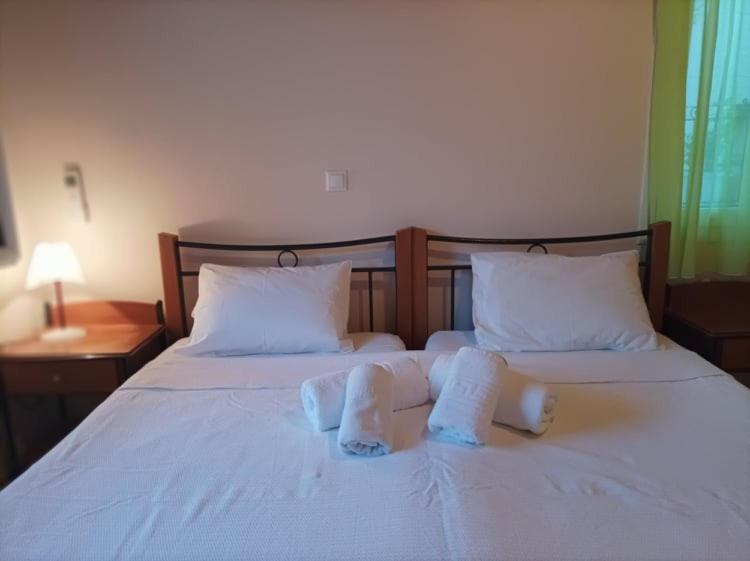 Lourantos Bayside Apartments Вати Экстерьер фото