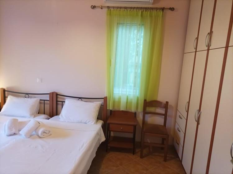Lourantos Bayside Apartments Вати Экстерьер фото