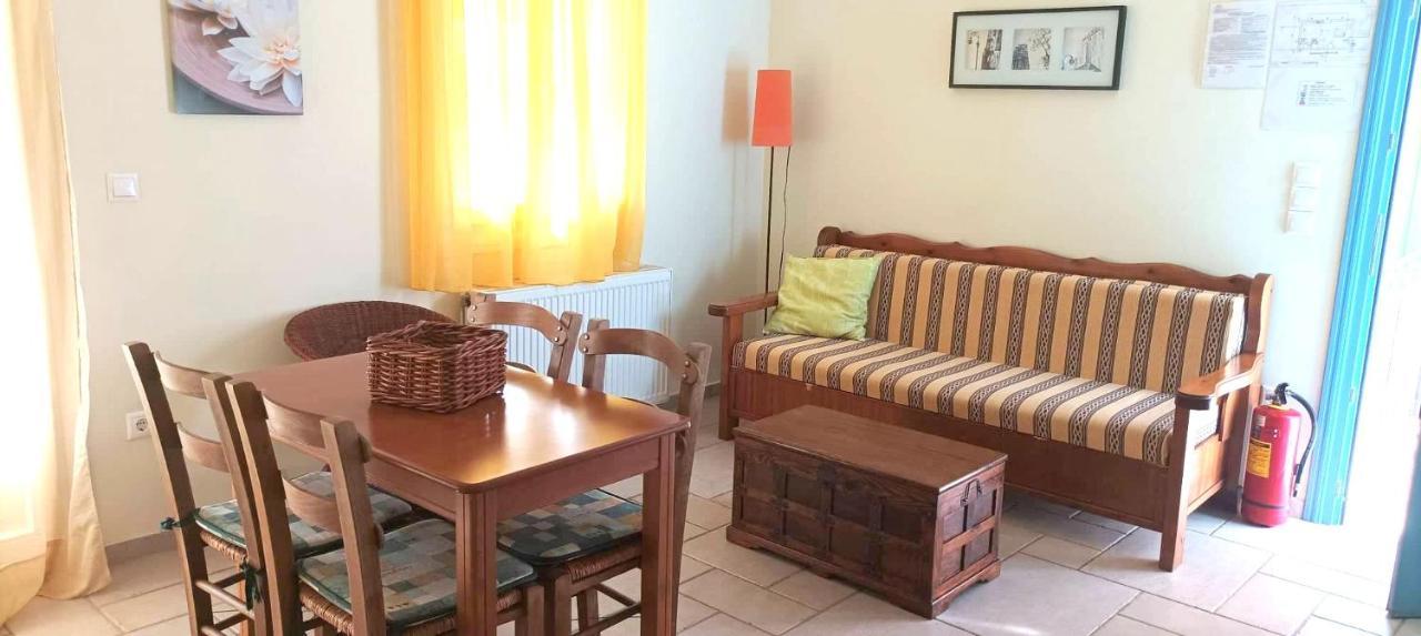 Lourantos Bayside Apartments Вати Экстерьер фото