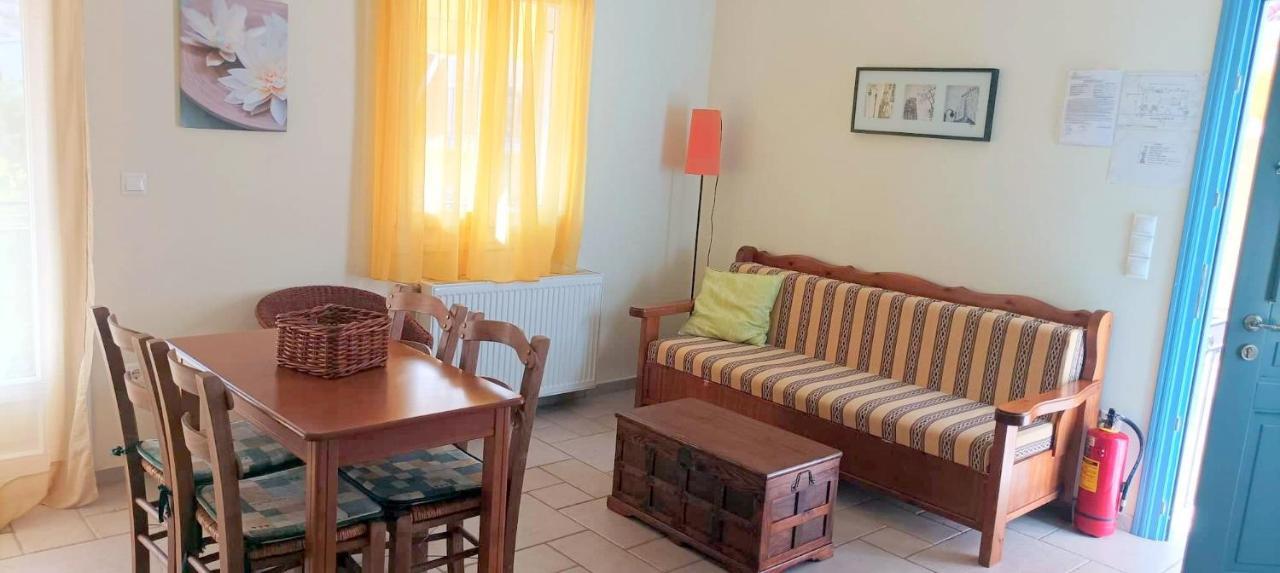 Lourantos Bayside Apartments Вати Экстерьер фото