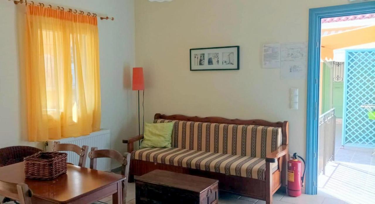 Lourantos Bayside Apartments Вати Экстерьер фото